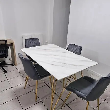 Lumineuse Avec Jardin 瓦朗西纳